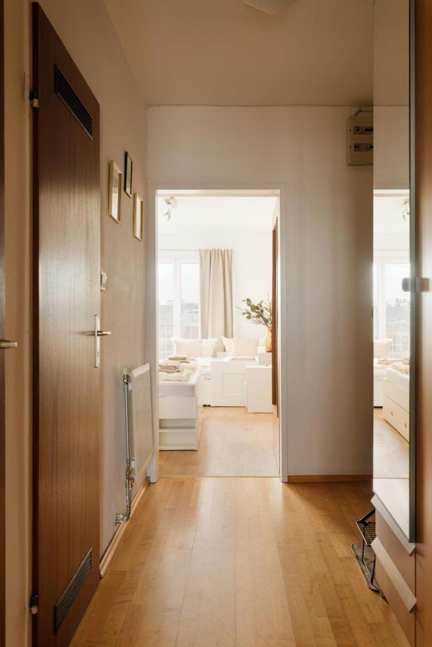 Apartment Zentral Direkt An U-Bahn Station Vienna Exterior photo